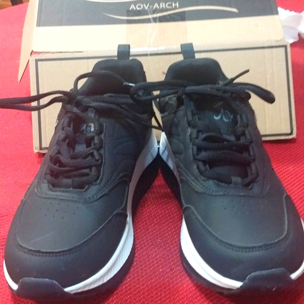 New Women's walking shoes size 7 by AOV. New with Box/no tags.